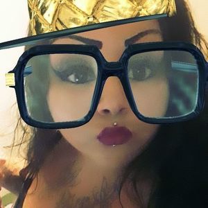 Meet your Posher, Analy